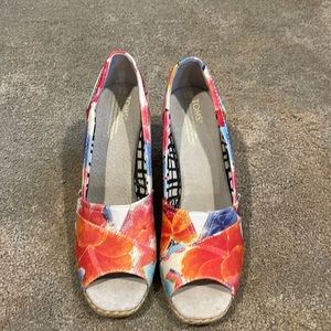 Womens Toms spring/summer wedges
